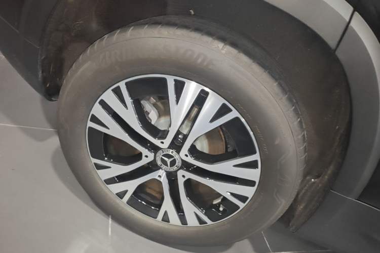 Used Mercedes-Benz GLB 2025 GLB 220 Sport Edition Right Rear Wheel Hub