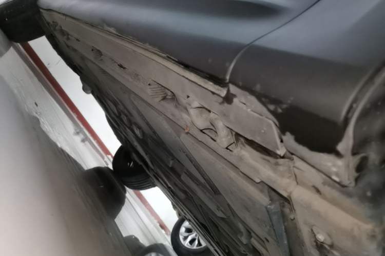 Used Mercedes-Benz GLB 2025 GLB 220 Sport Edition Right Side Sill