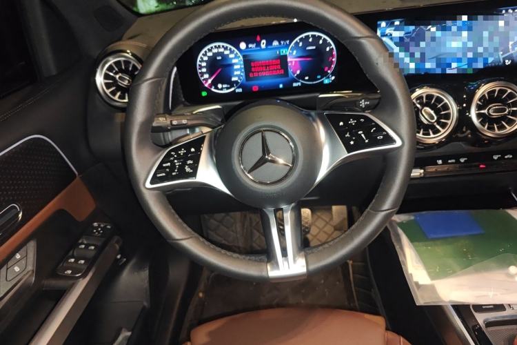 Used Mercedes-Benz GLB 2025 GLB 220 Sport Edition Steering Wheel