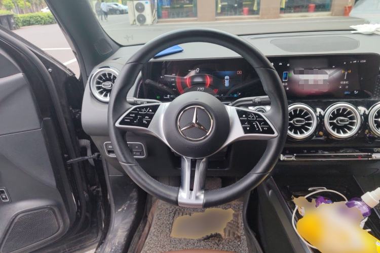 Used Mercedes-Benz GLB 2025 GLB 220 Sport Edition Steering Wheel