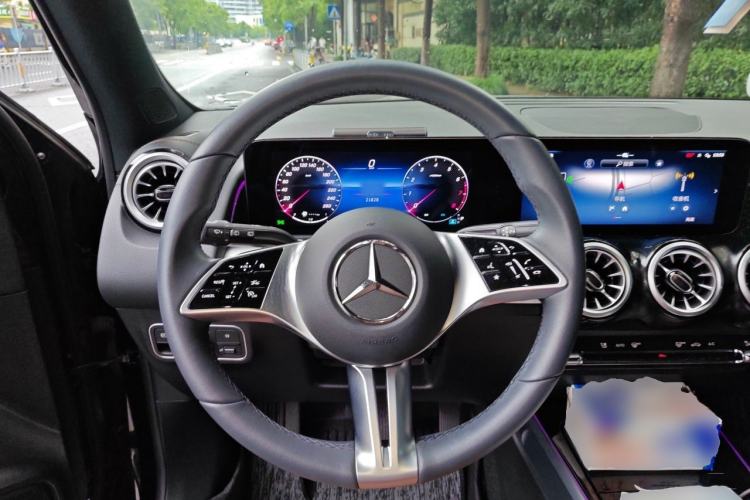 Used Mercedes-Benz GLB 2025 GLB 220 Sport Edition Steering Wheel