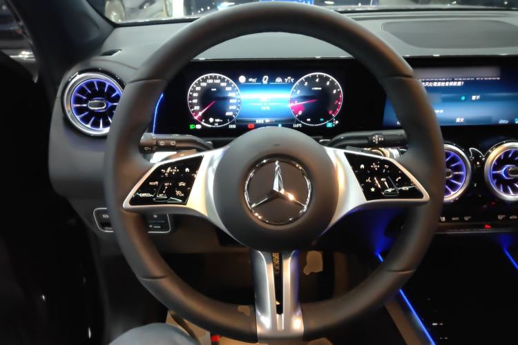 Used Mercedes-Benz GLB 2025 GLB 220 Sport Edition Steering Wheel