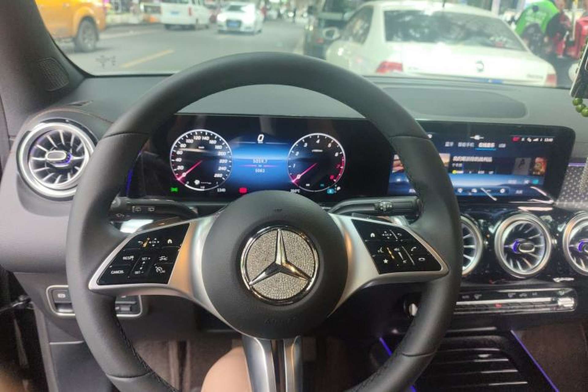 Used Mercedes-Benz GLB 2025 GLB 220 Fashion Model Steering Wheel
