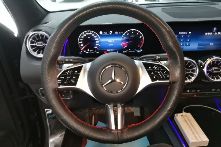 Used Mercedes-Benz GLB 2025 GLB 220 Sport Edition Steering Wheel