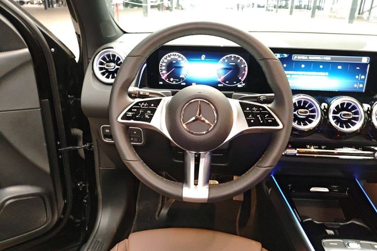 Used Mercedes-Benz GLB 2025 GLB 220 Fashion Model Steering Wheel