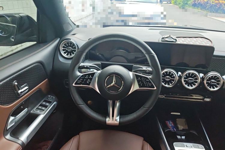 Used Mercedes-Benz GLB 2025 GLB 220 Sport Edition Steering Wheel