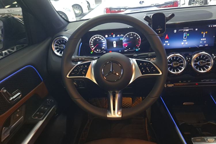 Used Mercedes-Benz GLB 2025 GLB 220 Sport Edition Steering Wheel