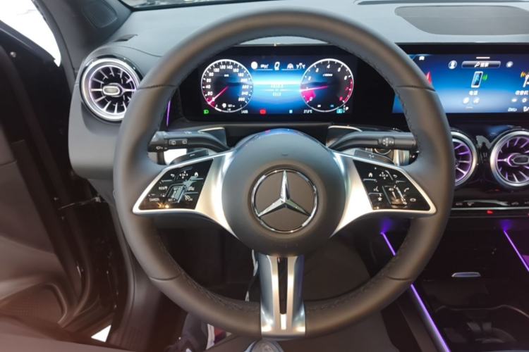 Used Mercedes-Benz GLB 2025 GLB 220 Sport Edition Steering Wheel