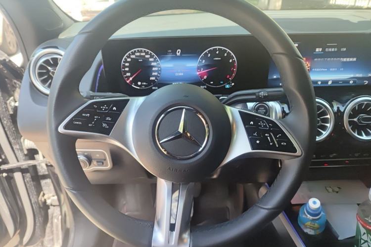 Used Mercedes-Benz GLB 2025 GLB 220 Sport Edition Steering Wheel