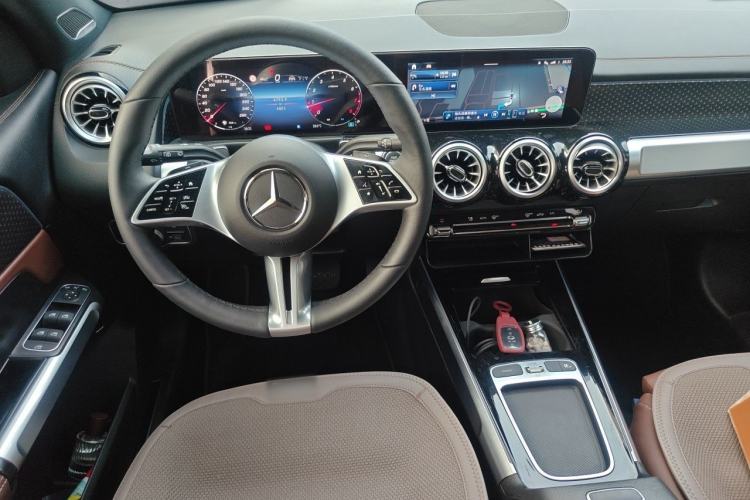 Used Mercedes-Benz GLB 2025 GLB 220 Sport Edition Steering Wheel