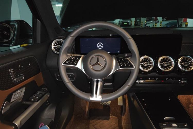 Used Mercedes-Benz GLB 2025 GLB 220 Fashion Model Steering Wheel