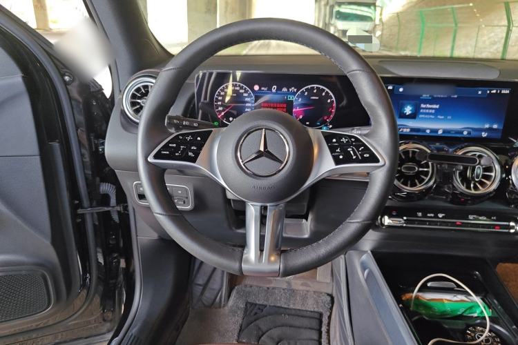 Used Mercedes-Benz GLB 2025 GLB 220 Fashion Model Steering Wheel