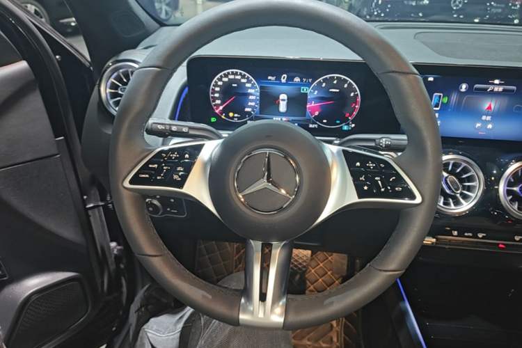Used Mercedes-Benz GLB 2025 GLB 220 Sport Edition Steering Wheel
