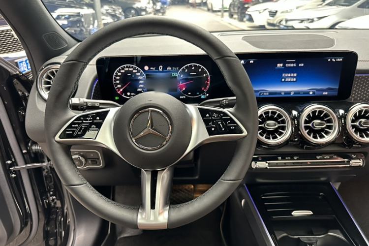 Used Mercedes-Benz GLB 2025 GLB 220 Sport Edition Steering Wheel