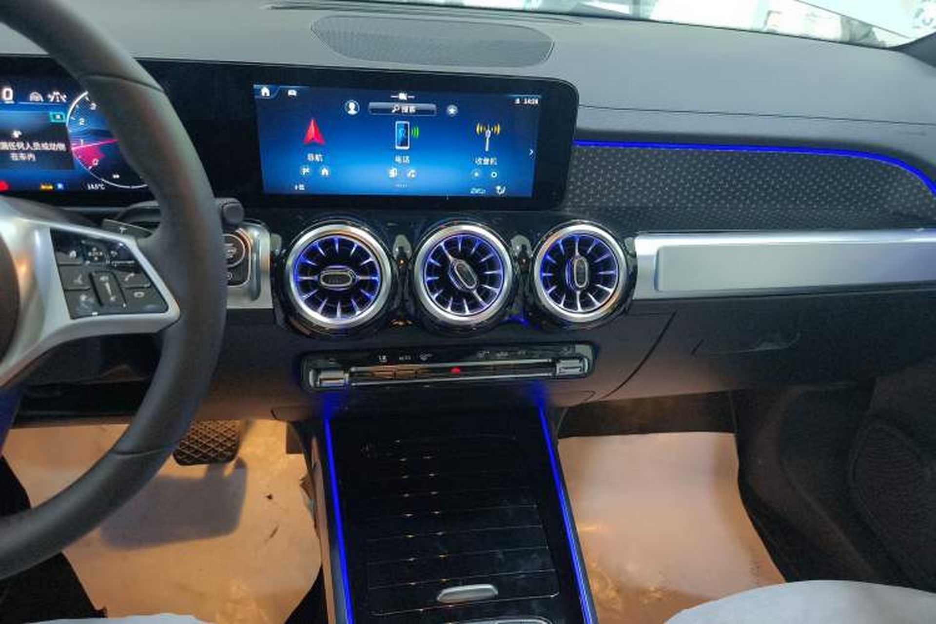 Used Mercedes-Benz GLB 2025 GLB 220 Sport Edition Audio And AC Panel