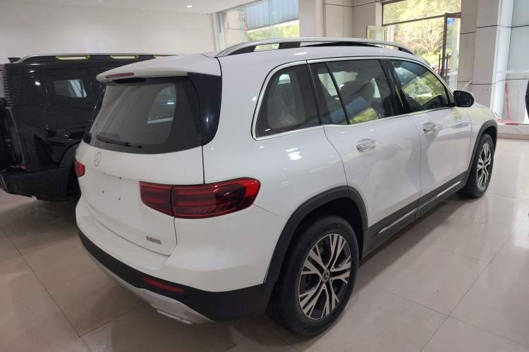Used Mercedes-Benz GLB 2025 GLB 220 Sport Edition Rear Right 45 Deg