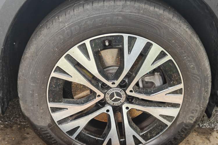 Used Mercedes-Benz GLB 2025 GLB 220 Sport Edition Right Front Wheel Hub