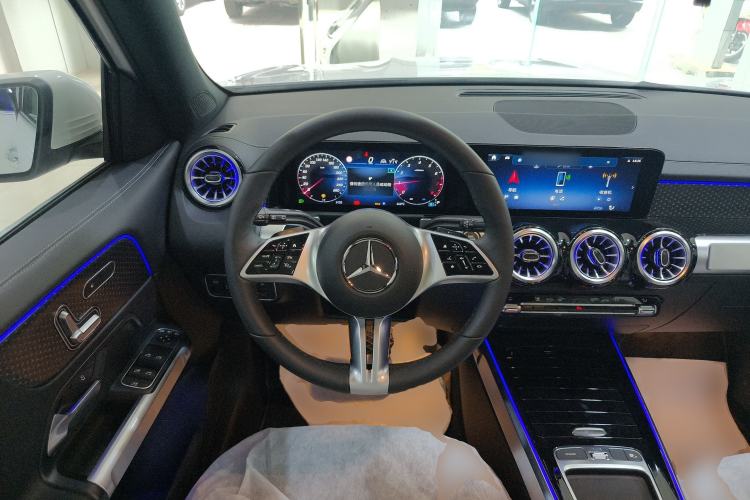 Used Mercedes-Benz GLB 2025 GLB 220 Sport Edition Steering Wheel