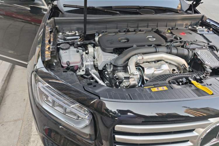 Used Mercedes-Benz GLB 2026 GLB 220 Dynamic Model Engine Bay Right