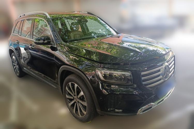 Used Mercedes-Benz GLB 2026 GLB 220 Fashion Model Front Right 45 Deg