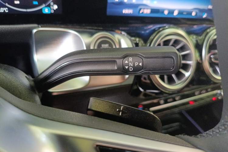 Used Mercedes-Benz GLB 2026 GLB 220 Fashion Model Gear Lever