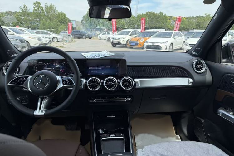 Used Mercedes-Benz GLB 2026 GLB 220 Dynamic Model Interior 1