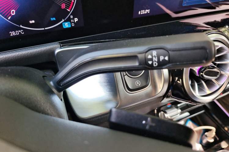 Used Mercedes-Benz GLB 2026 GLB 220 Collector’s Edition Gear Lever