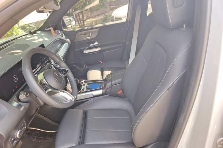 Used Mercedes-Benz GLB 2026 GLB 220 Collector’s Edition Left Front Seat