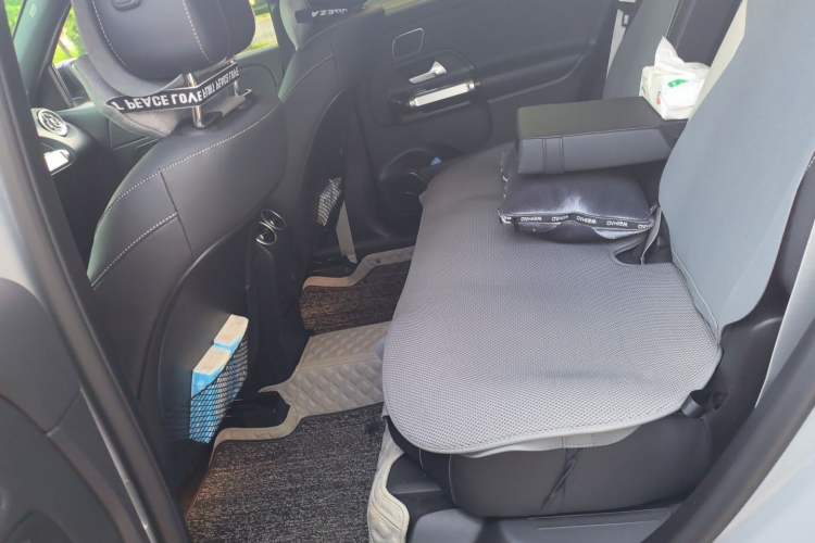 Used Mercedes-Benz GLB 2026 GLB 220 Collector’s Edition Left Rear Seat