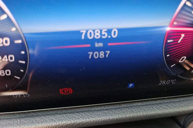 Used Mercedes-Benz GLB 2026 GLB 220 Collector’s Edition Odometer Close Up
