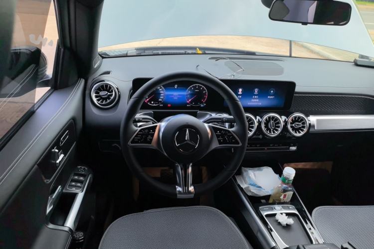 Used Mercedes-Benz GLB 2026 GLB 220 Collector’s Edition Steering Wheel