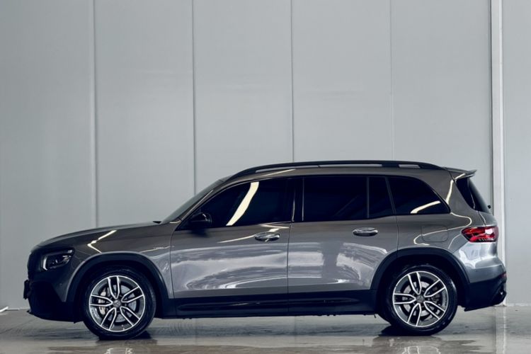 Used Mercedes-Benz GLB AMG 2021-Year Restyled AMG GLB 35 4MATIC Exterior 2