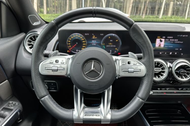 Used Mercedes-Benz GLB AMG 2022 AMG GLB 35 4MATIC Interior 2