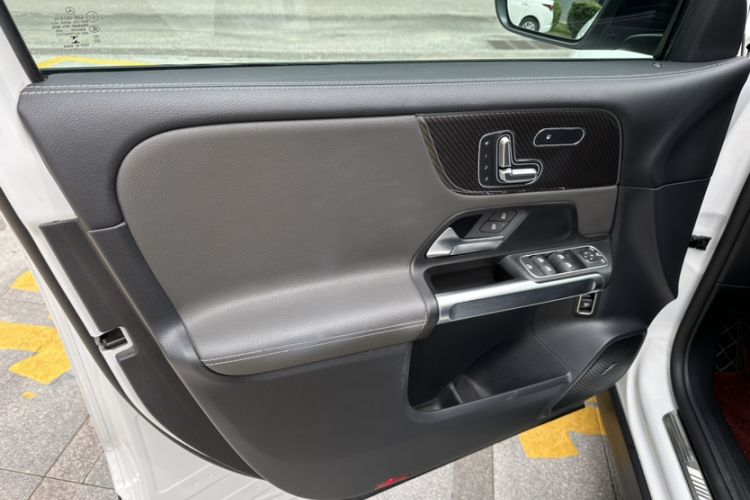 Used Mercedes-Benz GLB AMG 2022 AMG GLB 35 4MATIC Interior 7