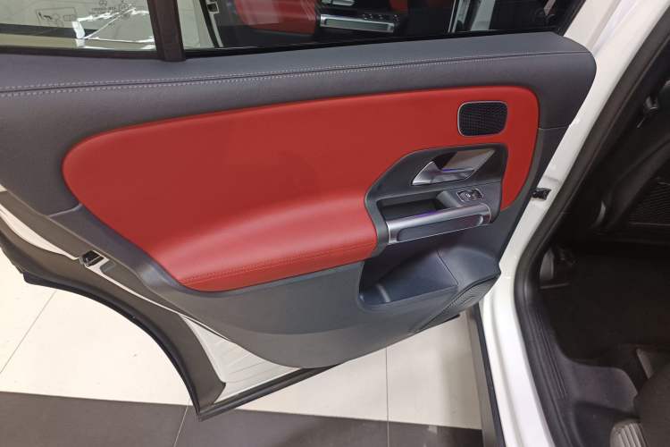 Used Mercedes-Benz GLB AMG 2022 AMG GLB 35 4MATIC Interior 8