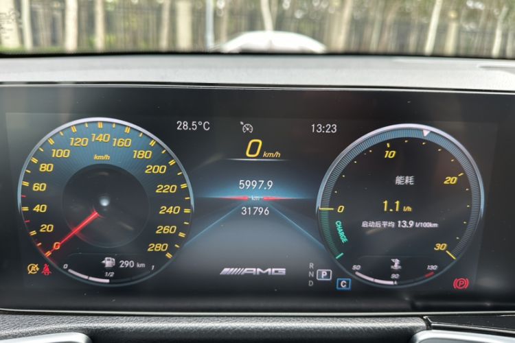 Used Mercedes-Benz GLB AMG 2022 AMG GLB 35 4MATIC Odometer Close Up