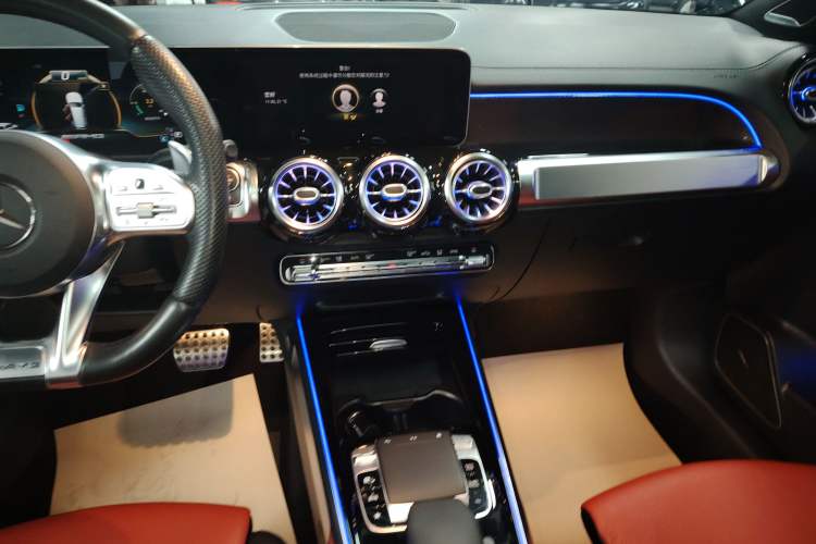 Used Mercedes-Benz GLB AMG 2021 AMG GLB 35 4MATIC Audio And AC Panel