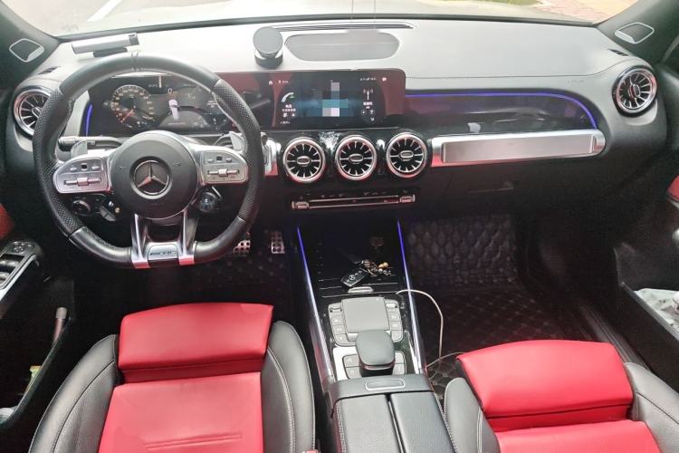 Used Mercedes-Benz GLB AMG 2021 AMG GLB 35 4MATIC Center Console