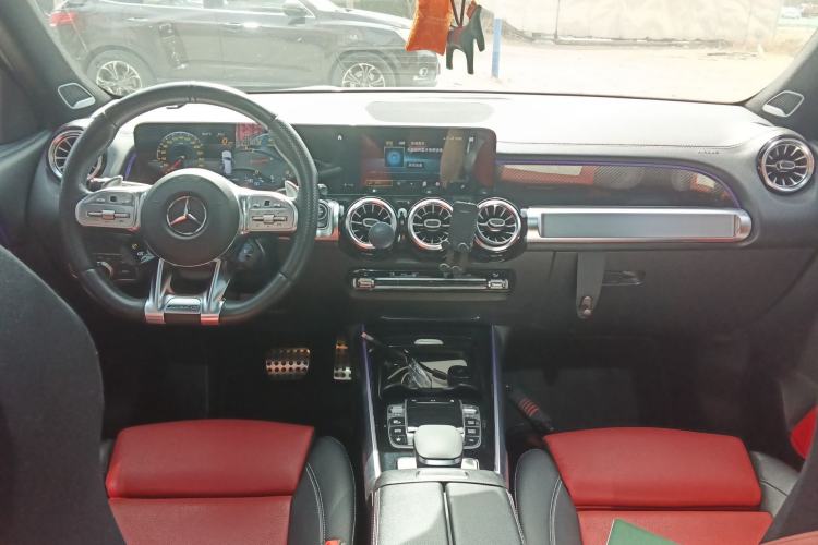 Used Mercedes-Benz GLB AMG 2021-Year Restyled AMG GLB 35 4MATIC Center Console