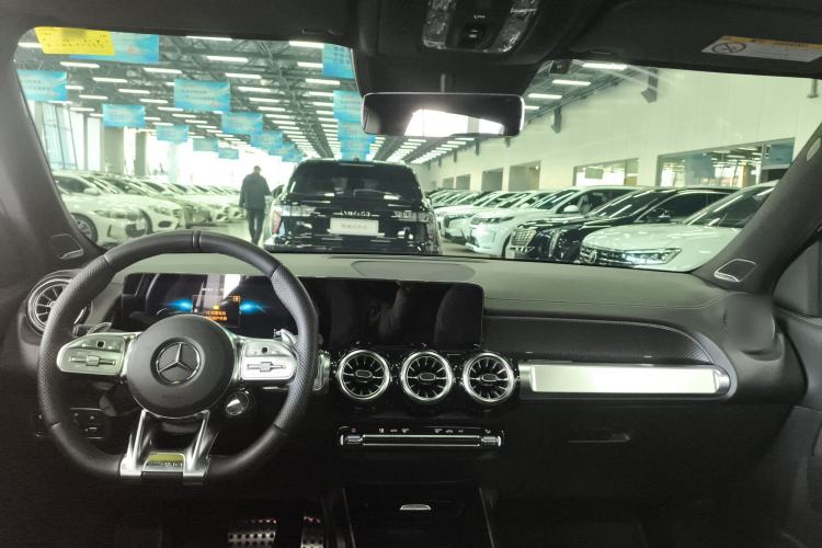 Used Mercedes-Benz GLB AMG 2021 AMG GLB 35 4MATIC Center Console
