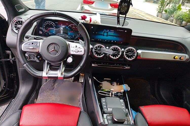 Used Mercedes-Benz GLB AMG 2021-Year Restyled AMG GLB 35 4MATIC Center Console