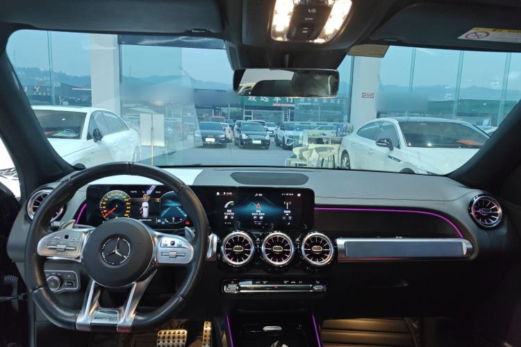 Used Mercedes-Benz GLB AMG 2021-Year Restyled AMG GLB 35 4MATIC Center Console