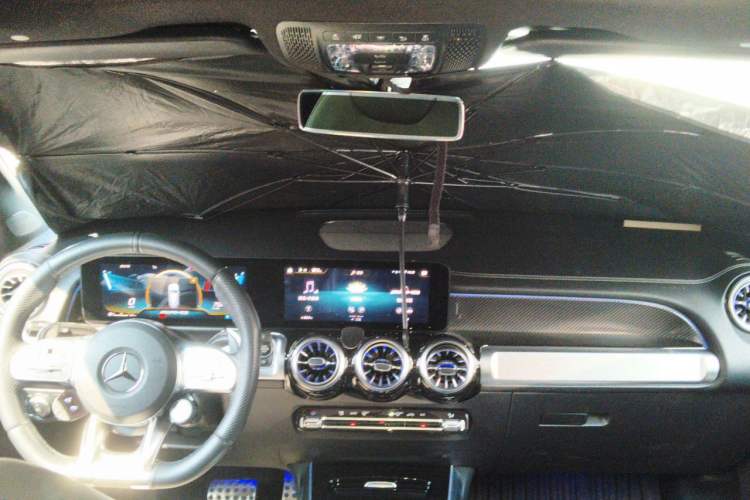 Used Mercedes-Benz GLB AMG 2021-Year Restyled AMG GLB 35 4MATIC Center Console