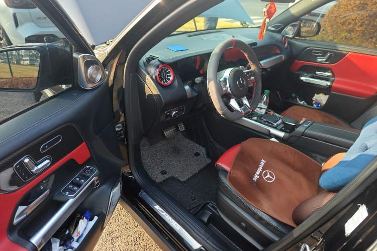 Used Mercedes-Benz GLB AMG 2021-Year Restyled AMG GLB 35 4MATIC Driver Seat