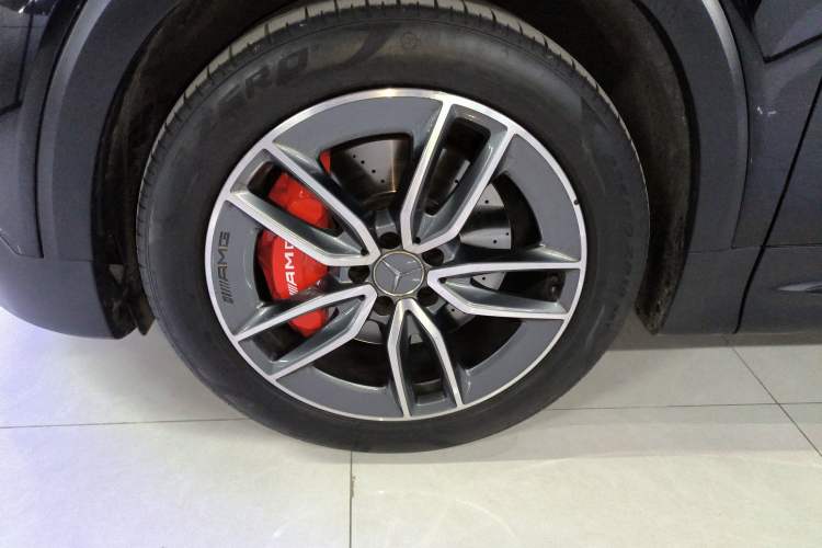 Used Mercedes-Benz GLB AMG 2021 AMG GLB 35 4MATIC Left Front Wheel Hub