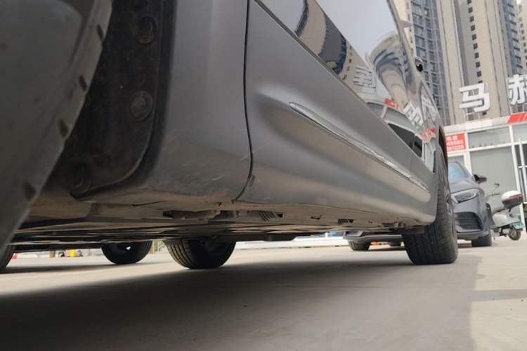 Used Mercedes-Benz GLB AMG 2021-Year Restyled AMG GLB 35 4MATIC Left Side Sill