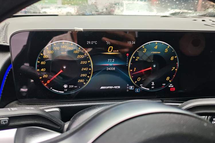 Used Mercedes-Benz GLB AMG 2021-Year Restyled AMG GLB 35 4MATIC Odometer Close Up
