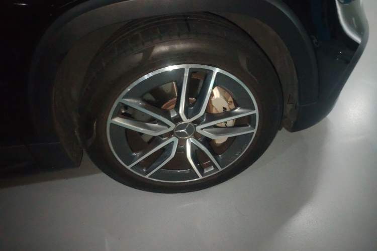 Used Mercedes-Benz GLB AMG 2021 AMG GLB 35 4MATIC Right Front Wheel Hub