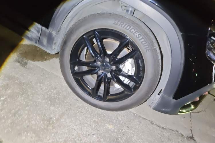Used Mercedes-Benz GLB AMG 2021 AMG GLB 35 4MATIC Right Front Wheel Hub