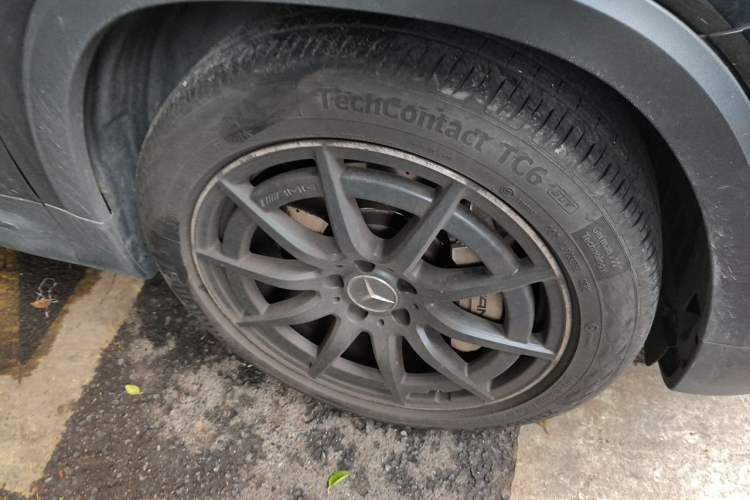Used Mercedes-Benz GLB AMG 2021 AMG GLB 35 4MATIC Right Front Wheel Hub